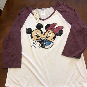 ⭐️LAST CHANCE⭐️🆕 Disney baseball tee Large